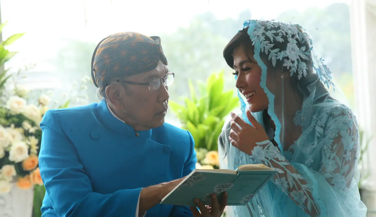 Pemeran Ardina Rasti mulai menjalani serangkaian acara jelang pernikahannya. Sabtu Rasti akan resmi menikah dengan sang kekasih Arie Dwi Andika. (Nurwahyunan/Bintang.com).