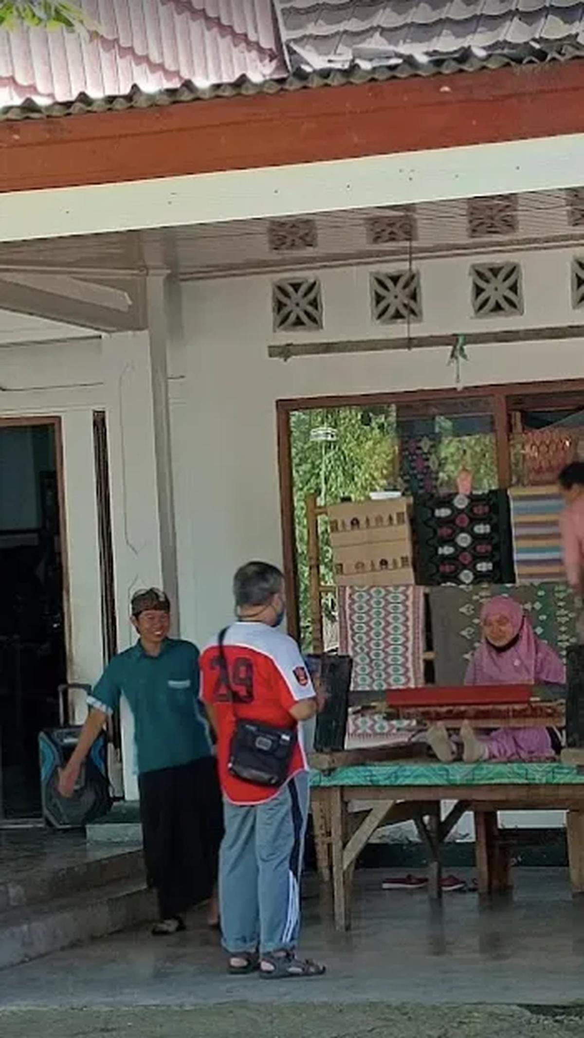 5. Desa Sukarara