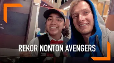 Terlalu fanatik, seorang pria asal Los Angeles, Amerika Serikat, pecahkan rekor nonton Avengers Endgame terbanyak. Hingga Kamis (13/6), Agustin Alanis telah menonton sebanyak 114 kali.