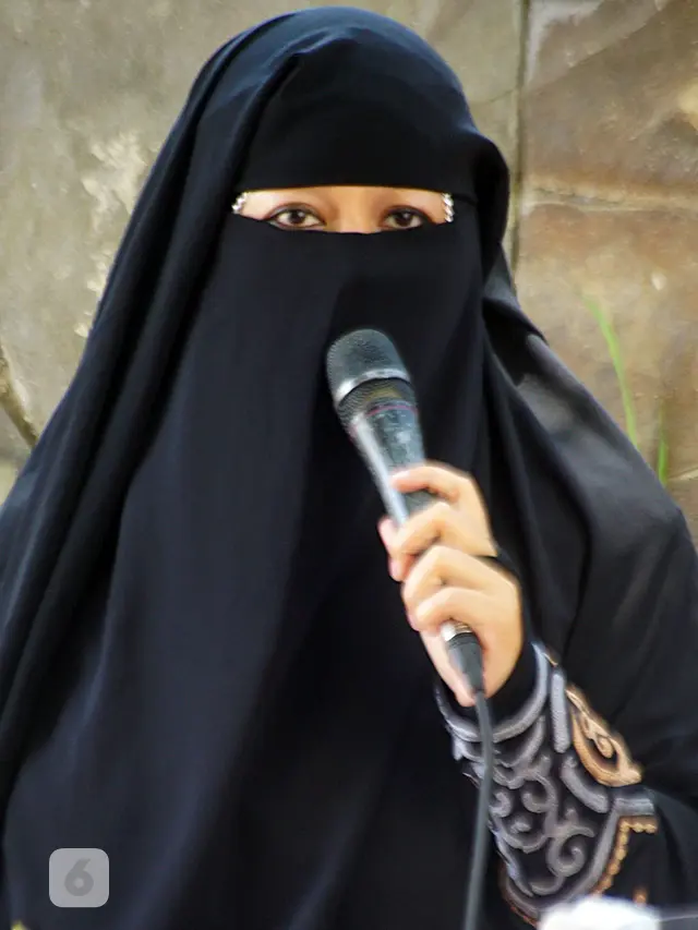 [Bintang] Pemakaman Istri Opick