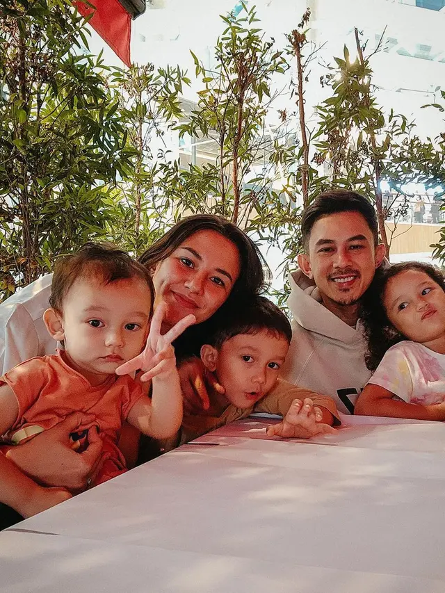 Fandy Christian tidak hadir di perayaan ulang tahun Rose