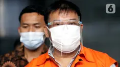 Direktur PT Aldira Berkah Abadi Makmur, Rudi Hartono Iskandar usai menjalani rilis penahanan di Gedung KPK, Jakarta, Senin (2/8/2021). Rudi Hartono merupakan tersangka dugaan korupsi pengadaan tanah PT Perumda Sarana Jaya di Munjul Pondok Ranggon tahun 2019. (Liputan6.com/Helmi Fithriansyah)