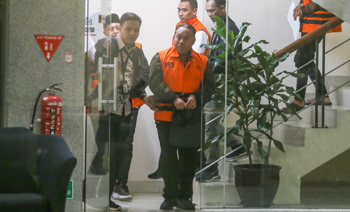 KPK Tahan Rektor Unsoed Usai OTT Penerimaan Mahasiswa Baru