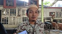 Muhammad Sabil guru asal Cirebon yang dipecat SMK Telkom Cirebon usai kritik akun medsos Ridwan Kamil. Foto (Liputan6.com / Panji Prayitno)