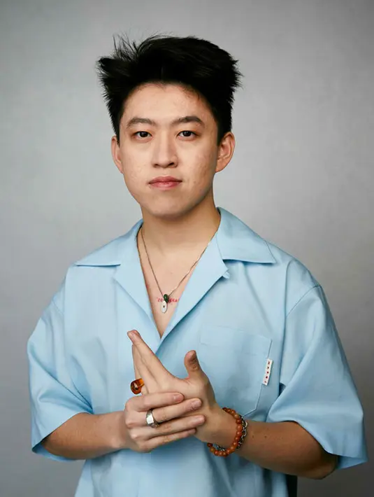 <p>Rich Brian berpose untuk mempromosikan film Jamojaya saat Sundance Film Festival 2023 di Latinx House, Park City, Utah, Amerika Serikat, 22 Januari 2023. Jamojaya menjadi produk kesepakatan TV dan film pertama 88rising dengan Sony Pictures. (Photo by Taylor Jewell/Invision/AP)</p>