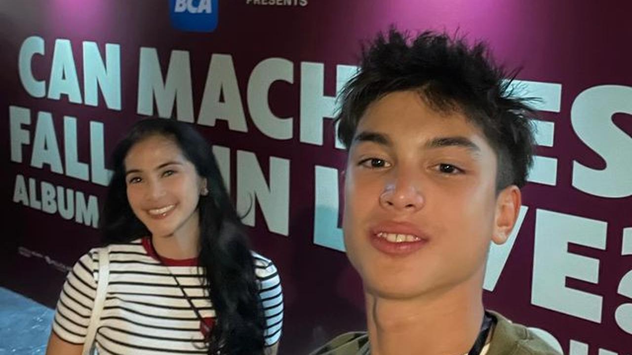 7 Potret Anak Maudy Koesnaedi Nonton Konser, Perlihatkan Sisi Humor yang Jarang Tersorot