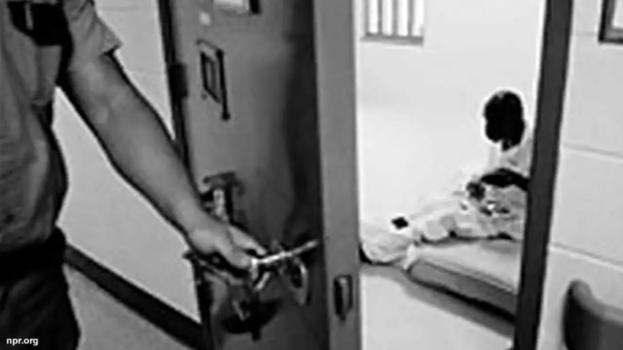 Viral video di media sosial terkait keluarga yang diduga menjadi korban penyekapan oleh oknum polisi di sebuah Hotel Grand City Hall, Medan, Sumatera Utara (Sumut). Itulah top 3 news hari ini.