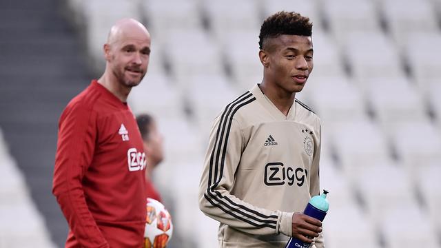 Melihat Latihan Pemain Juventus dan Ajax Jelang Bertanding