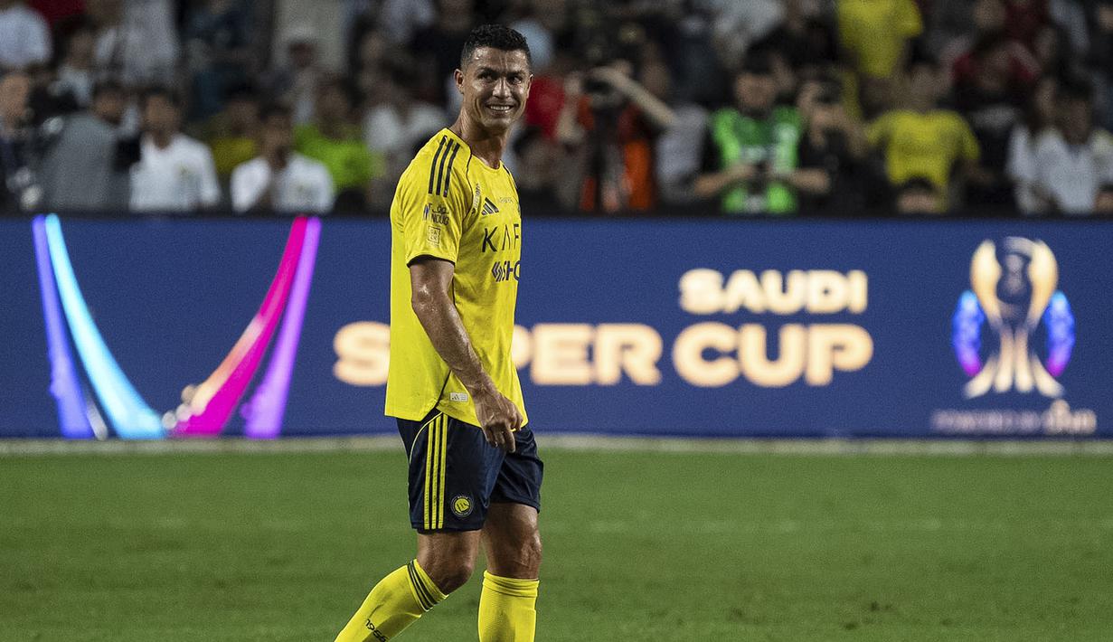 Pemain Al-Nassr, Cristiano Ronaldo saat laga semfinal Saudi Super Cup 2025 melawan Al-Ittihad di Hong Kong Stadium, Hong Kong, Selasa (19/08/2025) waktu setempat. (AP Photo/Chan Long Hei)