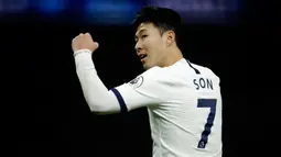 Penyerang Tottenham Hotspur, Son Heung-Min merayakan gol yang dicetaknya ke gawang Norwich City pada pekan ke-24 Liga Inggris di Tottenham Hotspur Stadium, London, Rabu (22/1/2020). Dele Alli dan Son Heung-min mencetak gol untuk membawa Tottenham Hotspur menang 2-1 atas Norwich City. (AP/Matt Dunham