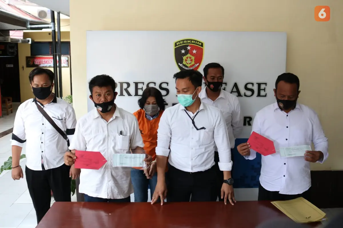 SY (40) pelaku penipuan modus dana tunjangan veteran (Liputan6.com/Dok: Polres Takalar)