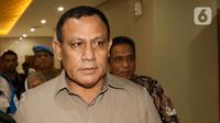 Ketua Komisi Pemberantasan Korupsi (KPK) nonaktif Firli Bahuri seusai menjalani pemeriksaan di Bareskrim Polri, Jakarta pada Rabu (27/12/2023). (Liputan6.com/Faizal Fanani)
