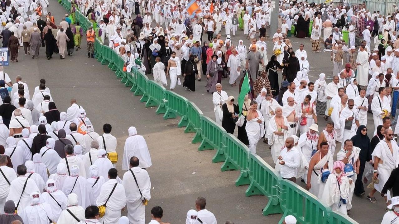 Sementara itu, jumlah jemaah haji yang akan menggunakan kursi roda tercatat ada 204 orang. Angka ini jauh lebih rendah dibandingkan yang tahun 2023 yang mencapai 5.000 jemaah.<br>