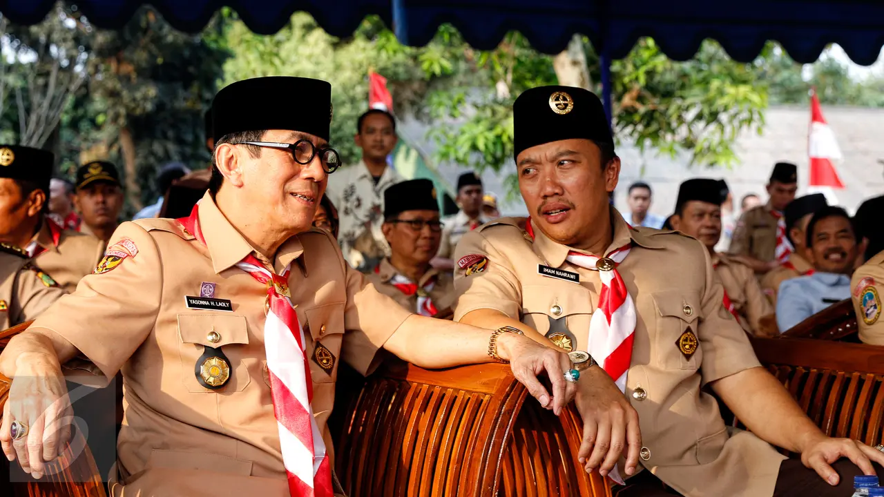 20150825-Menkumham Yasonna Laoly bersama Menpora Imam Nachrowi -Jakarta