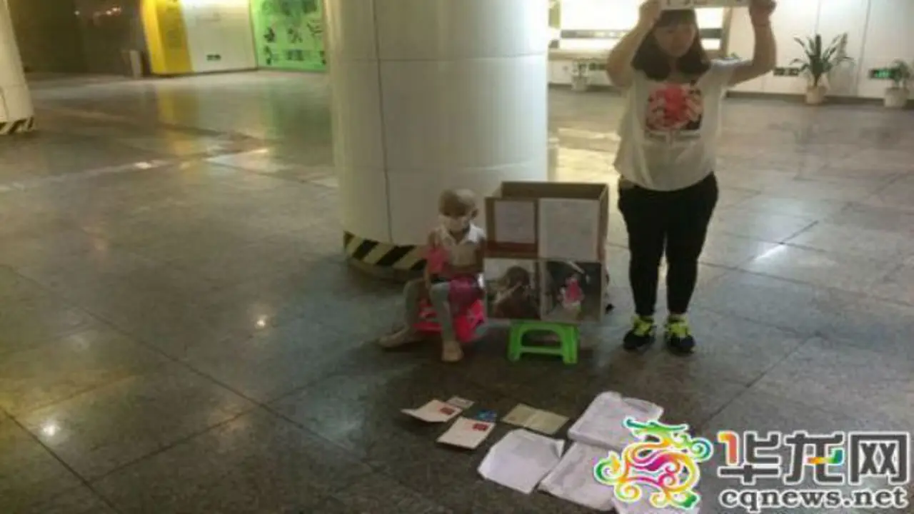 Tak Mampu Biayai Pengobatan Anak, Ibu Muda Jual Jasa Pelukan