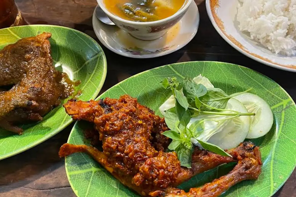 Rekomendasi Tempat Makan Ayam Pedas di Jogja