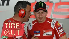 Legenda MotoGP, Giacomo Agostini, menilai Jorge Lorenzo telah salah langkah dengan pindah ke Ducati.