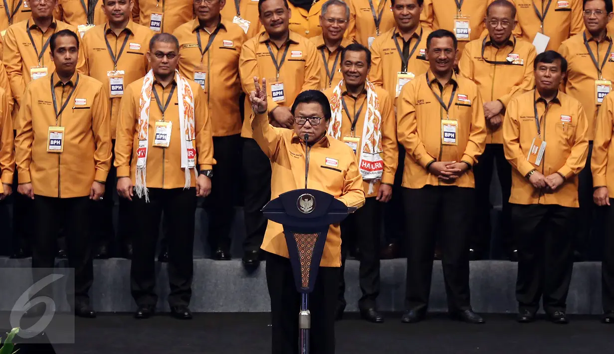 Oesman Sapta menyampaikan Pidato saat Pelantikan DPP Hanura di Sentul International Convention Centre, Bogor, Rabu (22/02). Pelantikan ini sekaligus menjadi momen perdana Oesman Sapta untuk bertemu para kader Hanura. (Liputan6.com/Johan Tallo)