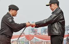 Jokowi Anugerahkan Tanda Kehormatan Samkarya Nugraha untuk Satuan KRI Nanggala-402 yang Tenggelam