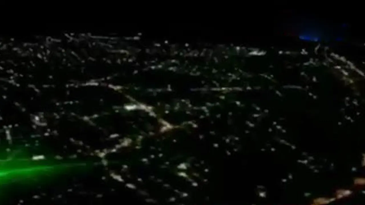 Serangan Laser di Pesawat