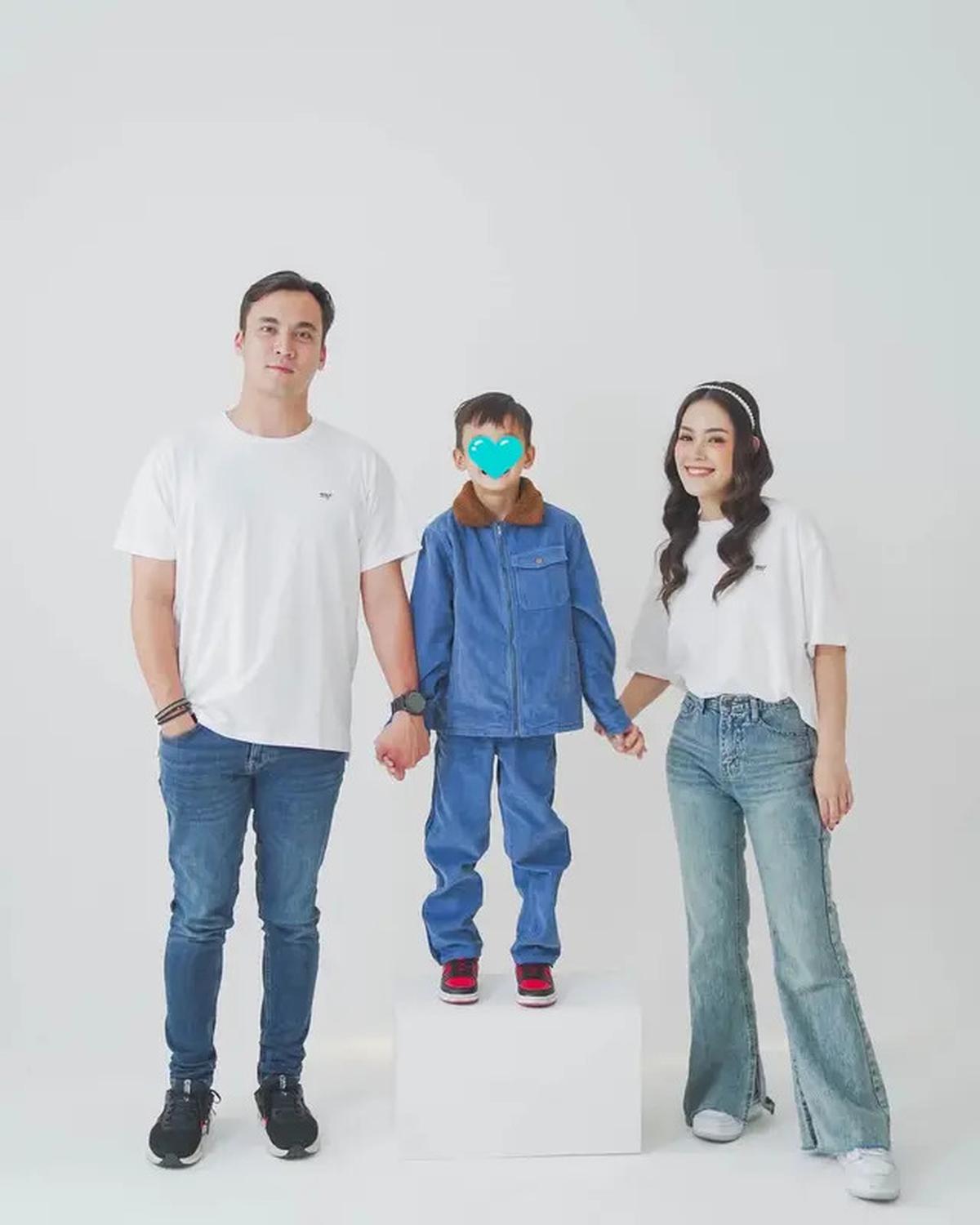 6 Outfit Couple Rendy Kjaernett dan Lady Nayoan, Tampil Gaya Bareng Pasangan