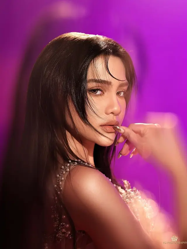 6 Pesona Paripurna Davina Karamoy Berbalut Gaun Full Mutiara, Tampil Glamor Bak Artis Hollywood