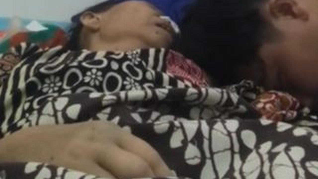 Kisah Perjuangan Anak Merawat Ibunya hingga Meninggal Dunia Ini Viral, Tuai Simpati Warganet