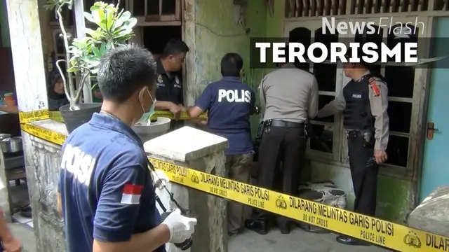 Densus 88 kembali menangkap terduga teroris. Kali ini pasukan antiteror itu mengamankan 5 terduga teroris di kawasan Bekasi, Jawa Barat