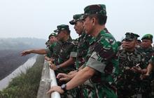 Panglima TNI Tinjau Penanggulangan Kebakaran Hutan di Kalteng