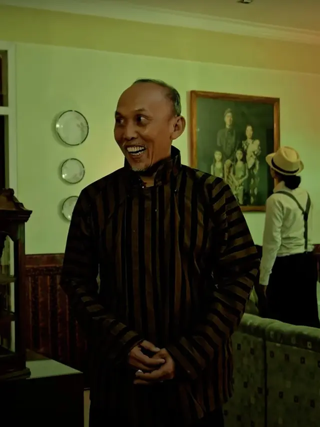 Roy Turaekan sebagai Pak Kholid dalam film The Dark House. (Foto: Dok. Citrus Cinema/ Infinix One)