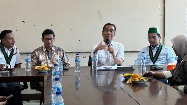 Diskusi digelar antara PB HMI, Otoritas Jasa Keuangan dan Komisi XI DPR RI di Sekretariat PB HMI Jakarta, Kamis 9 Oktober 2025 (Istimewa)