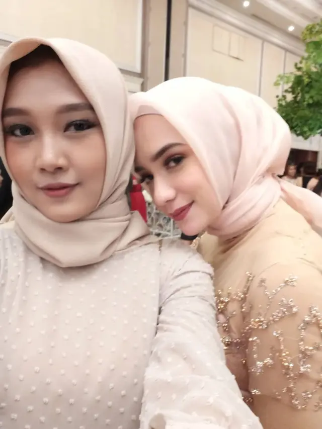 6 Potret Putri Anne Bareng Kakak Arya Saloka, Kompak
