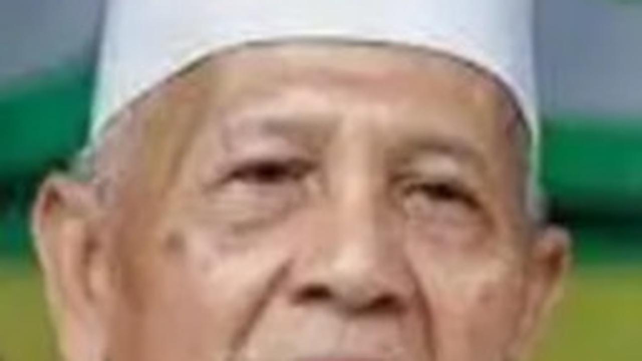 Kisah Kiai Ahli Al-Qur'an Asal Kudus, Tak Punya Biaya ke Tanah Suci Berujung Naik Haji Gratis Bareng Istri