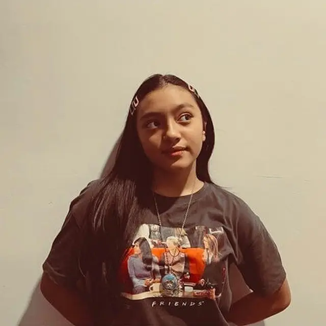 6 Potret Terbaru Alleia Anata Irham, Putri Ariel Noah yang Kini Makin Modis