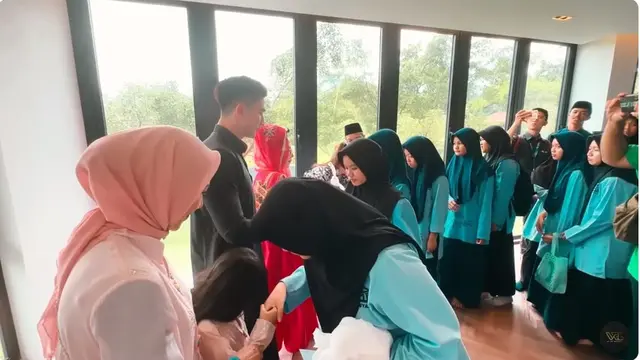 10 Momen Verrell Bramasta Gelar Syukuran Rumah Baru, Undang 100 Anak Yatim