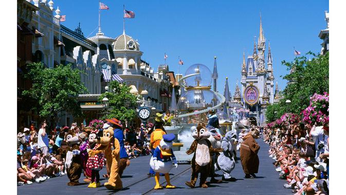 Tak hanya Jakarta yang dilanda banjir, Disney World Florida juga mengalami hal serupa. (Foto:Teenvogue.com)