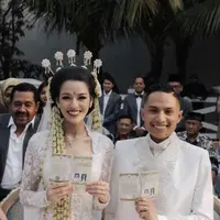 Susan Sameh saat akad nikah bersama Khalid Attamimi. [@susansameeh]