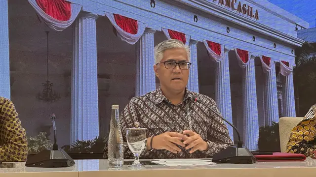 Juru Bicara Kementerian Luar Negeri RI Rolliansyah (Roy) Soemirat dalam pernyataan pers kepada media di Jakarta, Senin (16/12/2024). (Liputan6.com/Benedikta Miranti)