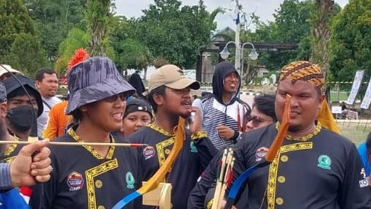 250 Pemanah Adu Kemampuan di Traditional Archery Tournament Bupati Kutai Timur Cup