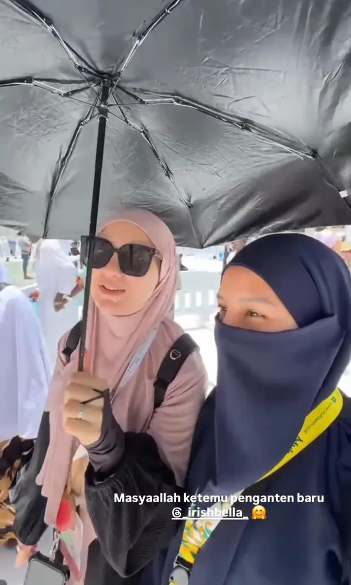 10 Potret Persiapan 'Armuzna' Tya Ariestya di Ibadah Haji 2025, Menanti Dua Tahun