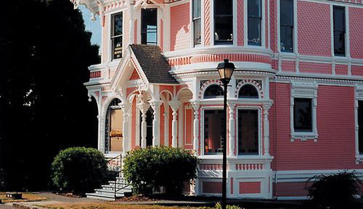 Berbagai Rumah Pink Nan Cantik Impian Para Gadis Kecil ...