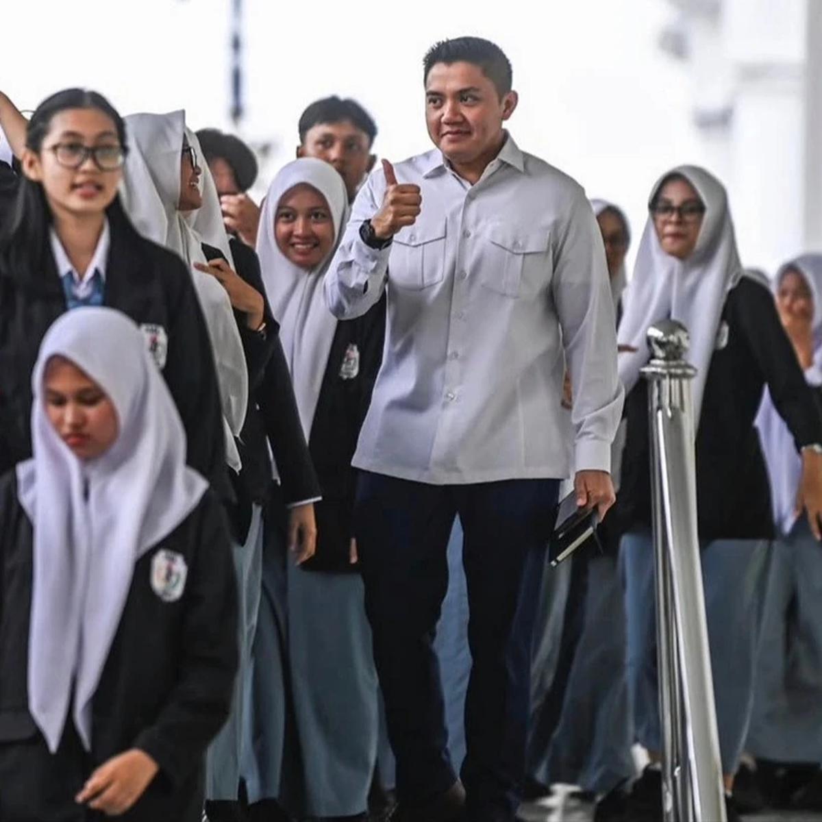 Anak Sekolah Kunjungi Istana