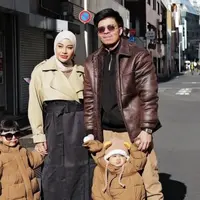 Potret Keseruan Aurel dan Atta Ajak Anak-Anak ke Jepang, Tampil dengan Outfit Serasi Setiap Saat (instagram/attahalilintar, instagram/aurelie.hermansyah)