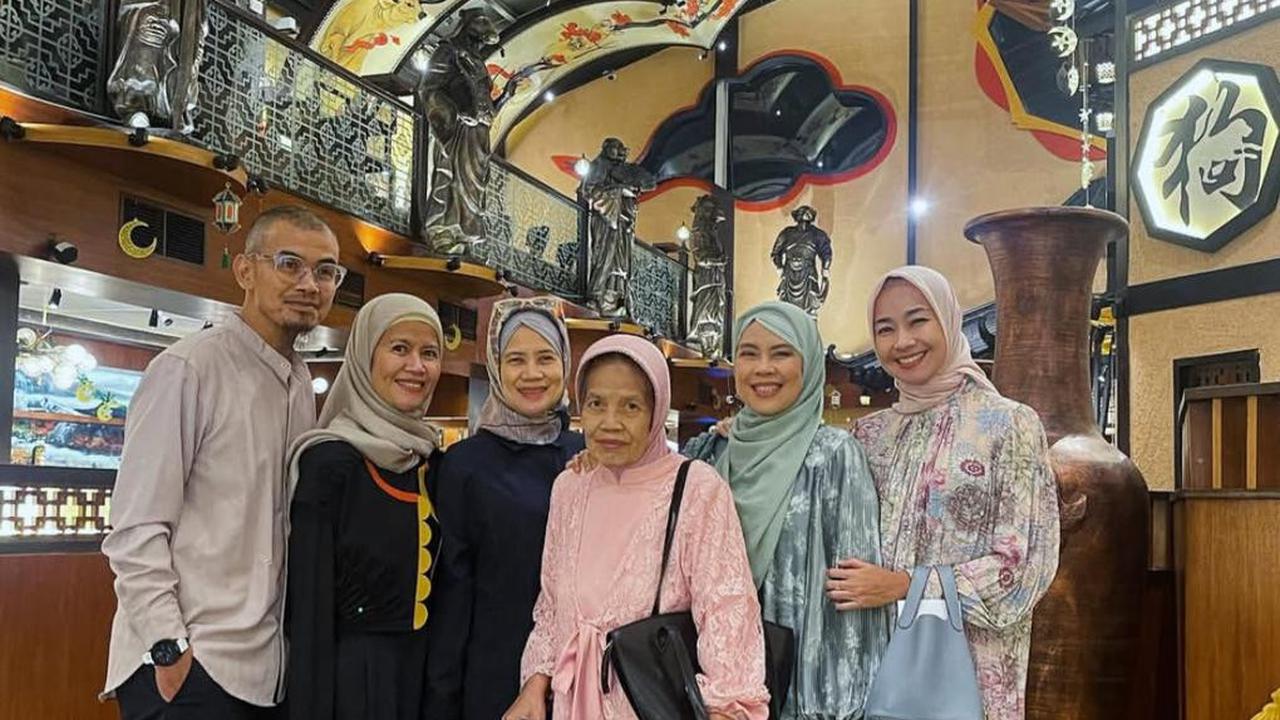 4 Potret Kenangan Terindah Alya Rohali Bersama Sang Ibu yang Kini Telah Tiada