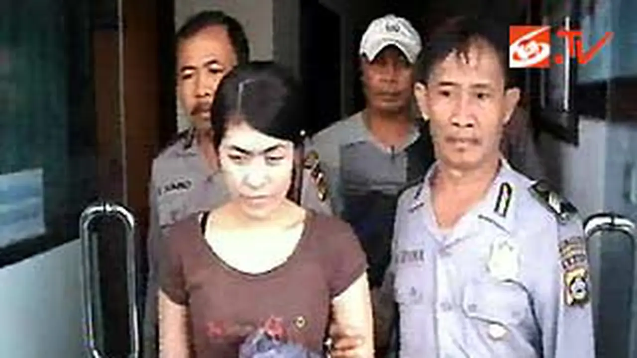 110328cprofilselly.jpg