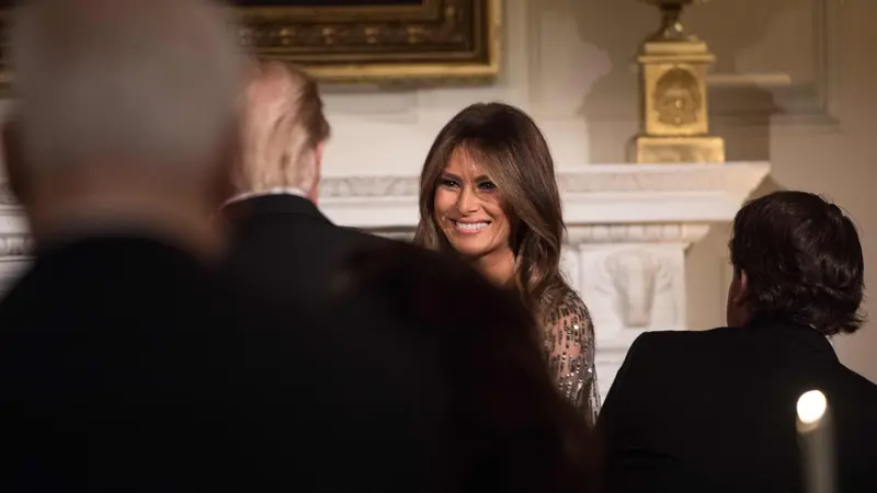 Gaun Melania Trump Harganya Capai Ratusan Juta