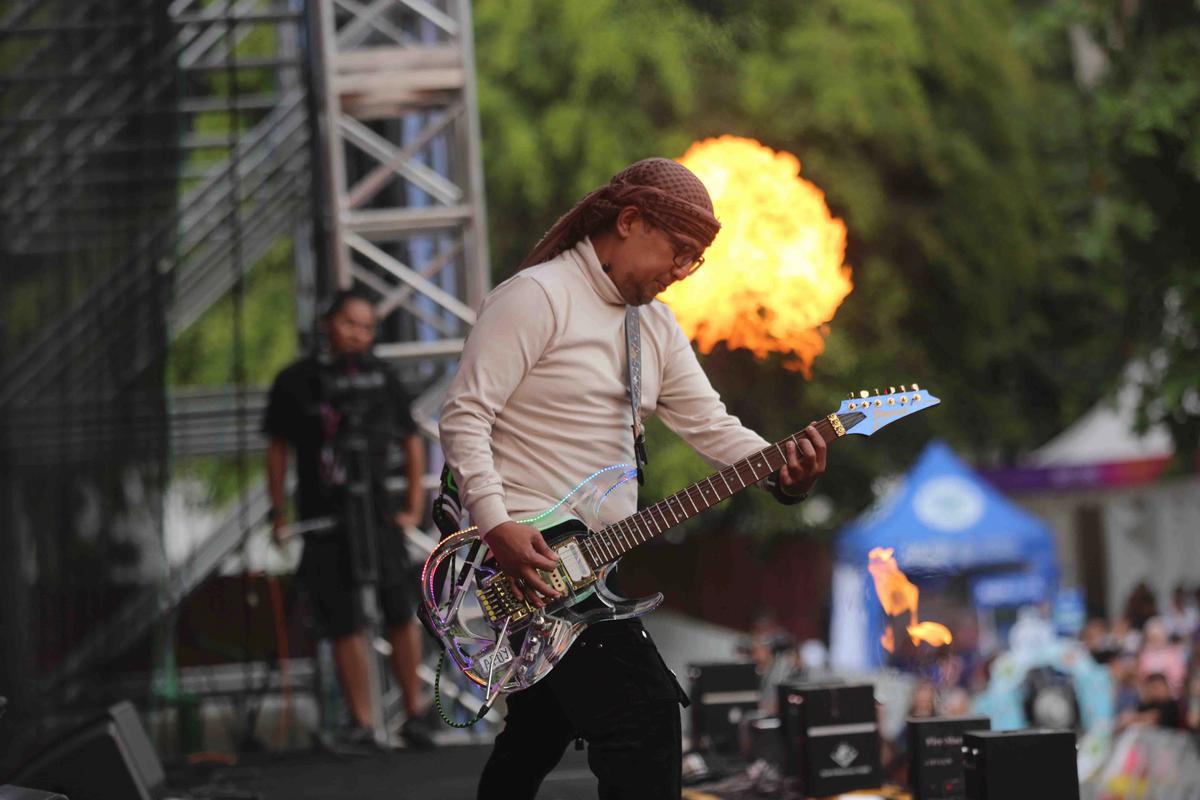 FOTO: Wali Hadirkan Nuansa Religius Jelang Buka Puasa di KLBB Festival 2026