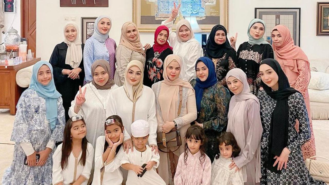 Potret Nurah Syahfirah dan Keluarga (Instagram/@nourahsheivirah)
