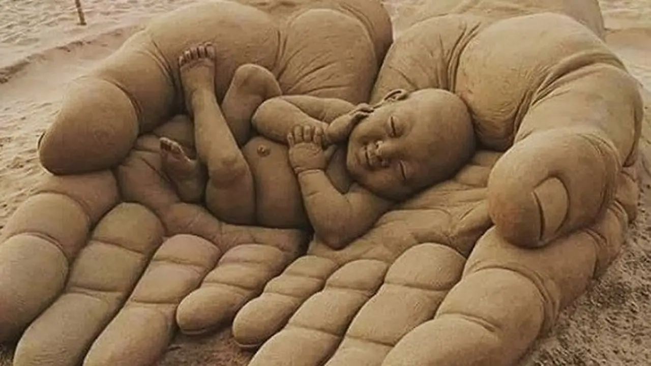 karya seni dari pasir (foto: instagram/@mr_crazy_king_)