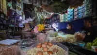 Harga Pangan Hari Ini 24 April 2026: Telur Masih Betah di Rp 32.000, Bawang Merah Turun